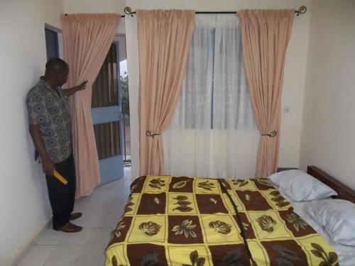 Deluxe Double or Twin Room with Balcony image 4