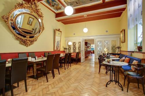 مطعم, Centro Hotel Blankenburg by INA in كارلسروه