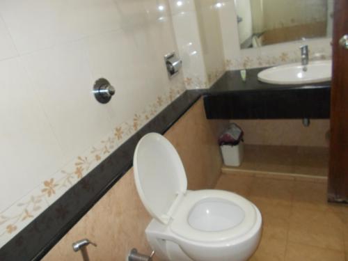 Bathroom, Lotus A Pondy Hotel in Pondicherry