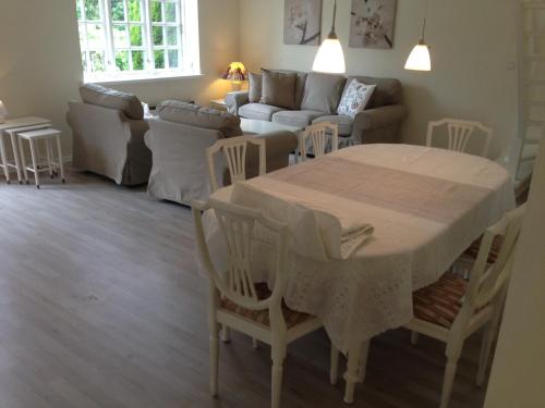 Facilities, Rane Ladegaard in Elsegarde