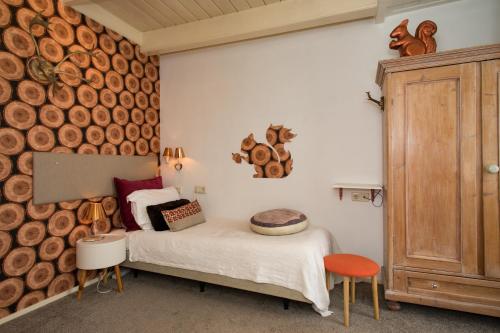 1 twin bed
