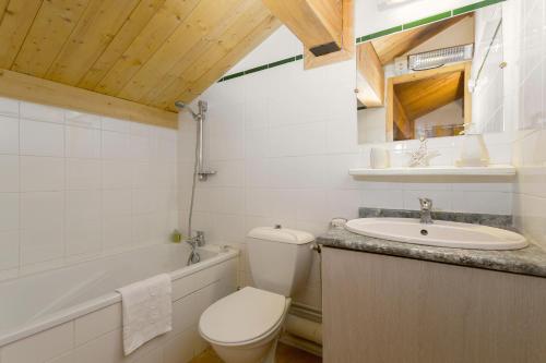 Madame Vacances Les Chalets du Praz - image 10