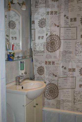 Yulia Apartment - image 13