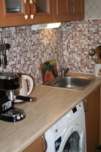 Yulia Apartment - image 3