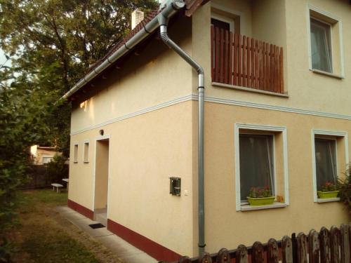 Éva vendégház Guesthouse - image 7
