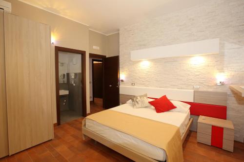 Deluxe Triple Room with Sea View image 8