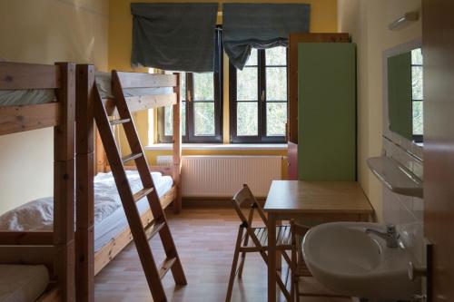 Hostel Louise 20 Room Type - Bed in 4-Bed Dormitory Room