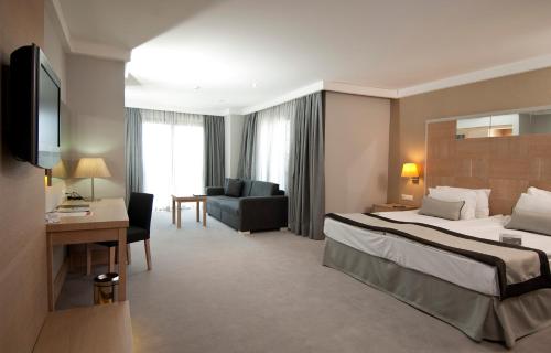 Ramada Resort By Wyndham Bodrum In Turkey Room Deals Photos Reviews