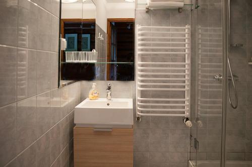 Double Room image 4