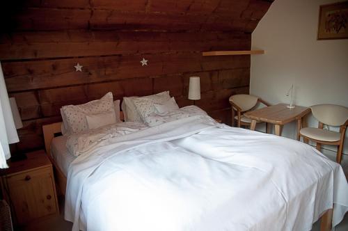 Quadruple Room image 6