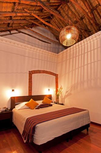 La Casona Hotel Boutique Stop at La Casona Hotel Boutique to discover the wonders of La Paz. The hotel has everything you need for a comfortable stay. All the necessary facilities, including 24-hour front desk, luggage storag