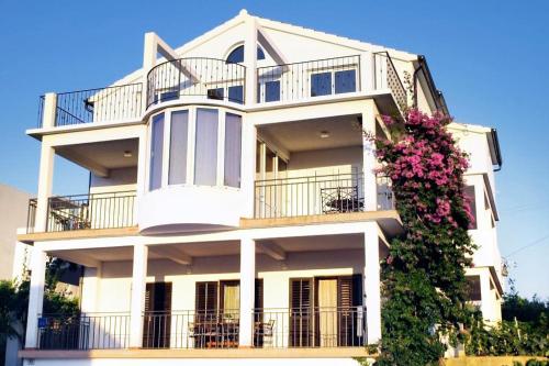 Apartments with a parking space Hvar - 4593 Hvar