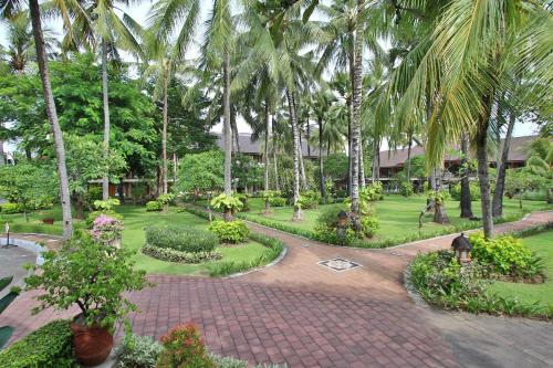 Garden, The Jayakarta Bali Beach Resort & Spa in Bali