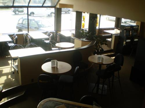 Bar/lounge, Travelodge by Wyndham Brandon Keystone in Brandon (MB)