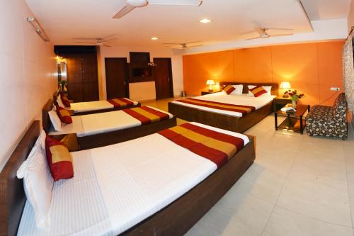 room detail thumbnail 0