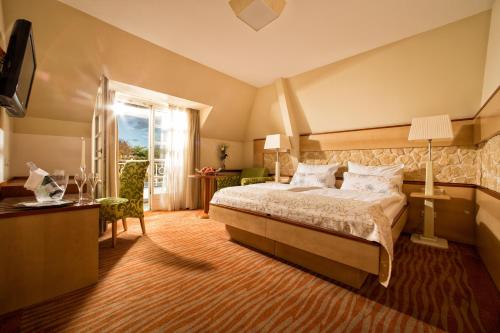 1 queen bed