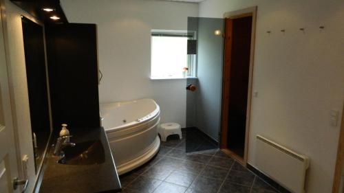 Three-Bedroom Holiday Home in Ebeltoft - image 2