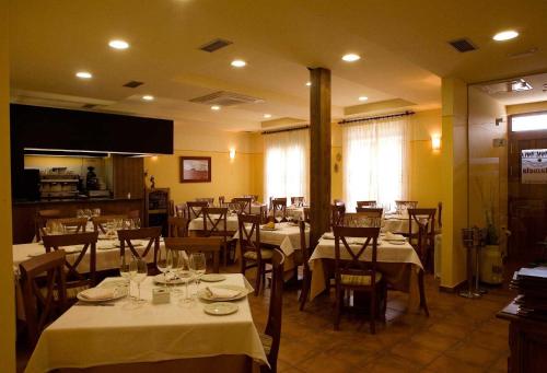 Restorāns, Hotel Rural La Plazuela in Aldealenhua