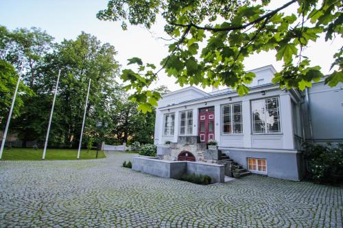 Saka Cliff Manor & SPA Hotel