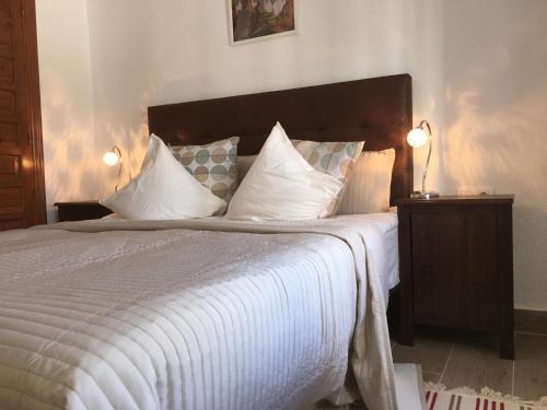 Vista Bahia II Apartments- top floor with balcony views & ground floor with garden and BBQ - Tap to explore photos