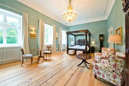 レーリング Schloss Retzow Apartments 4つ星 ゲストハウス スイート