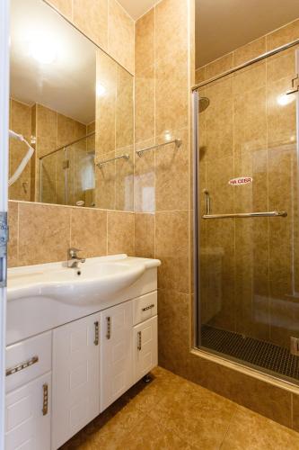 VIP Hotel - main image