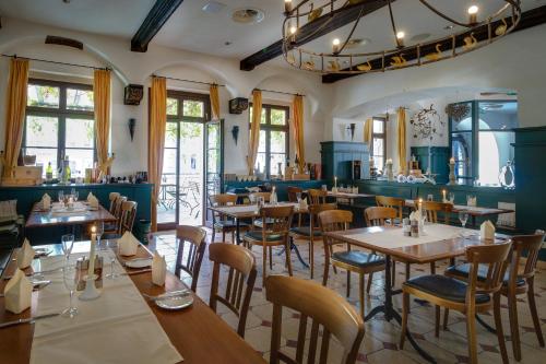 Restaurant, Hotel Gasthaus Zum Schwan in Oschatz