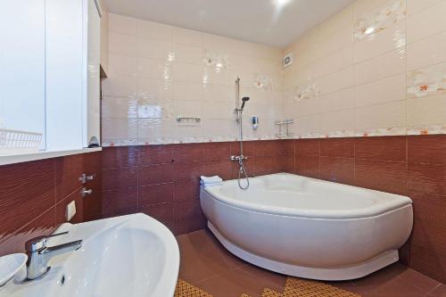 Valeria Mini Hotel Valeria Mini Hotel is conveniently located in the popular Primorsky District area. Offering a variety of facilities and services, the hotel provides all you need for a good nights sleep. Service-mind