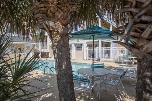beranda/teres, Sandpeddler Inn and Suites in Wrightsville Beach (NC)