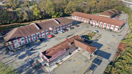 Red Carpet Inn Louisville - 숙소 외관