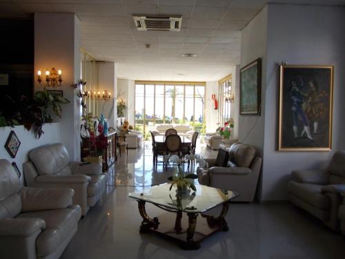 Hotel Neptuno - image 2