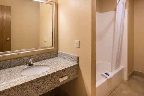 Best Western Ambassador Inn & Suites