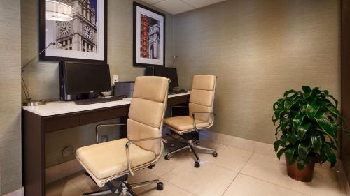 Best Western O'Hare/Elk Grove Hotel - image 2