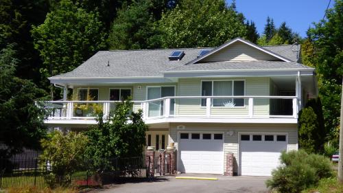Crown House B&B in Lake Cowichan, Canada