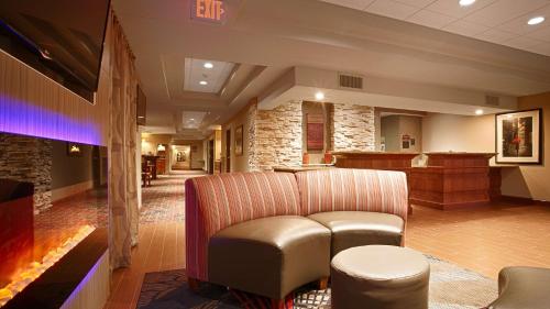 Lobby, Best Western Plus Willmar in Willmar (MN)