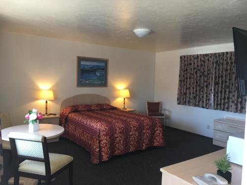 Old Marina Inn - image 4