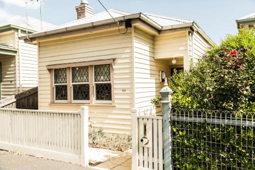 المنظر الخارجي, Simmers Serviced Apartments in ويليام ستون