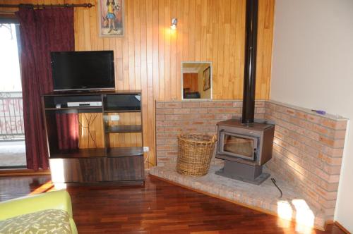 3 bedrooms, 7 beds