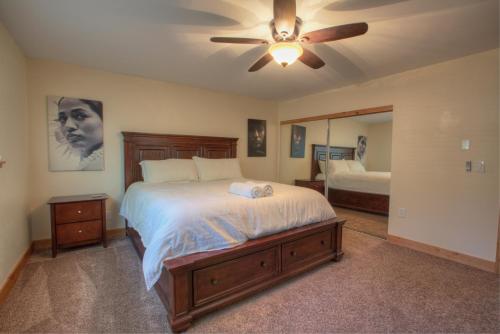 Prestigious Home South Lake Tahoe in Tahoe Valley