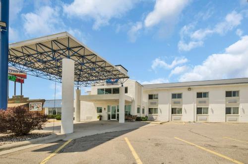 Motel 6-Big Springs NE - image 8