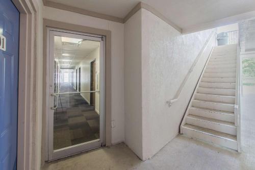 Motel 6-Hutchins, TX – Dallas, TX