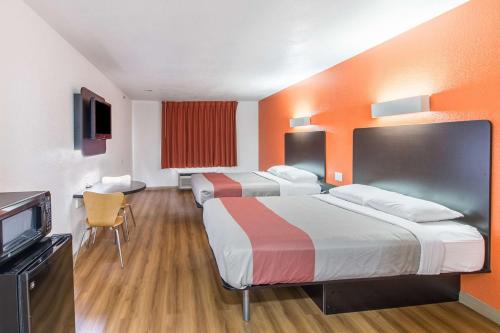 Motel 6-Hutchins, TX 2
