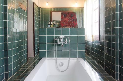 Satri House Suite image 5