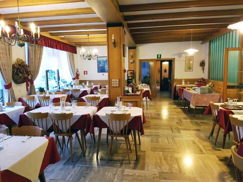Restorāns, Albergo Posta in Colle Santa Lucia