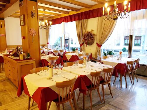 Restorāns, Albergo Posta in Colle Santa Lucia