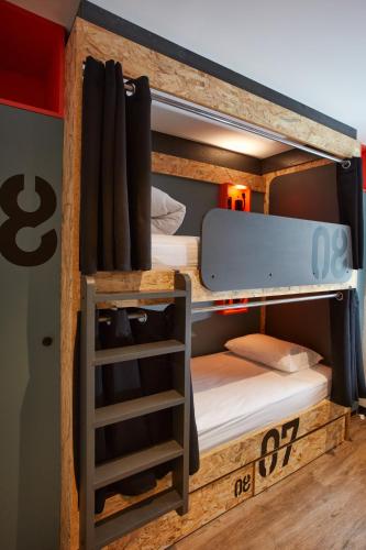 1 bunk bed