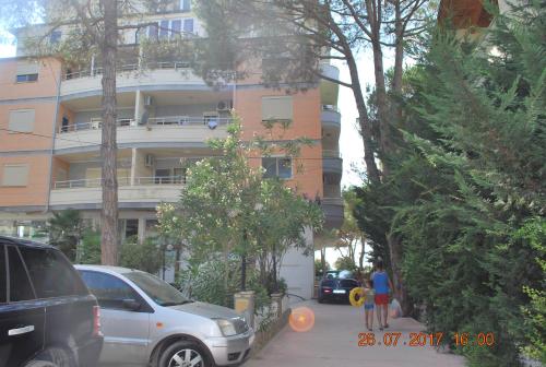 Fiona's Sea View Apartment - image 3