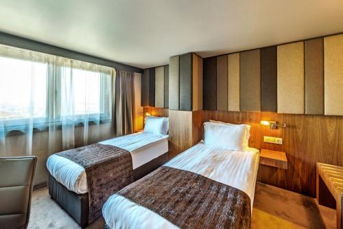 Superior Twin Room with City View & Free Parking