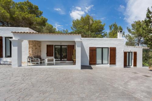 VILLA CAN MASS Architect Country Villa ETV2365E - Tap to explore photos