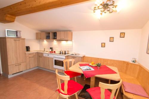 주방, Apartmenthaus Gotthardt in 카프룬